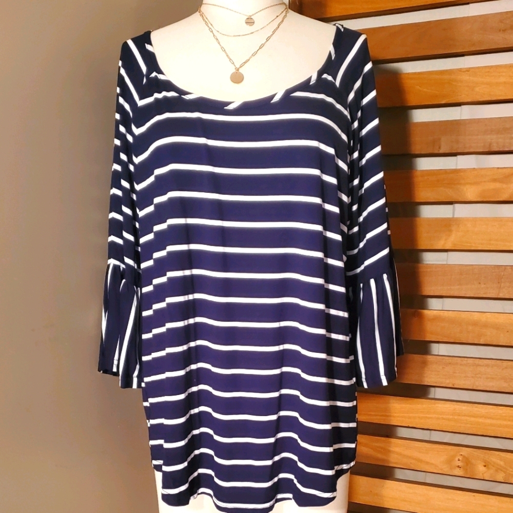 SS0328 1X Navy/white Knit Bell 3/4 sleeve top